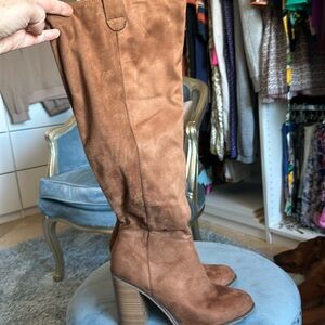 Soft faux suede boots! Fall!!